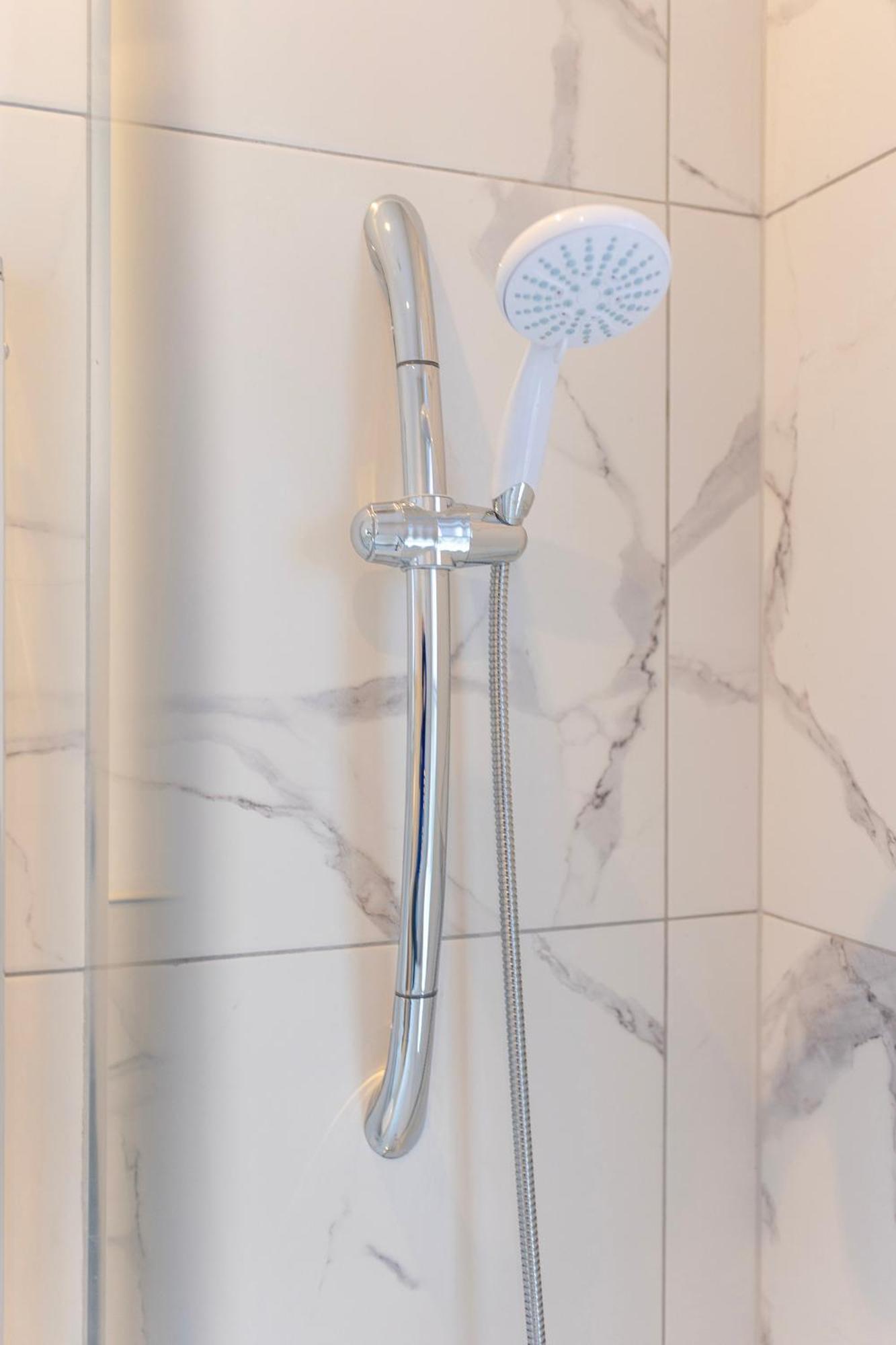 Riverside Townhouse Antrim Ngoại thất bức ảnh